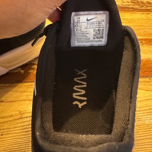 NIKE | Airmax Size 10 - Picture 6 of 7
